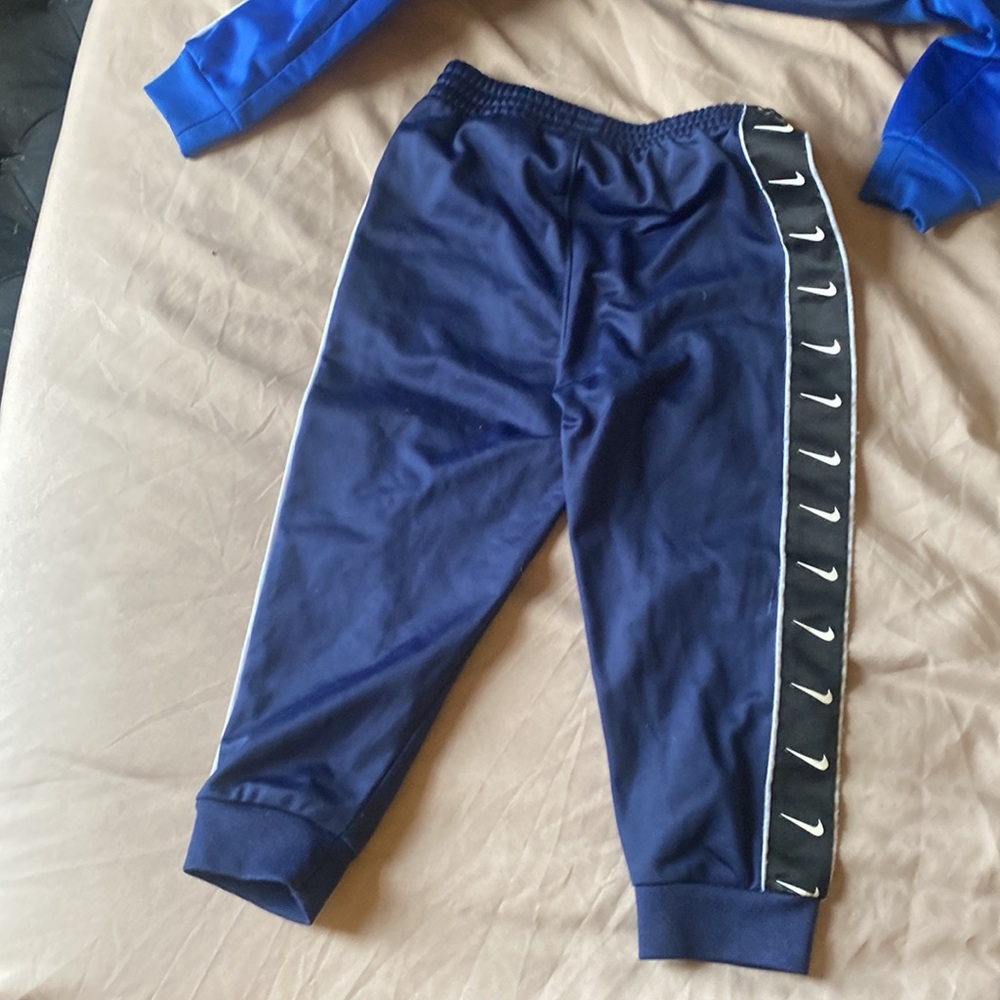 Used - Picture 3 of 3